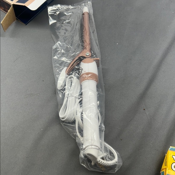 Conair Double Ceramic Curling Iron.  New no tags. - Picture 2 of 4